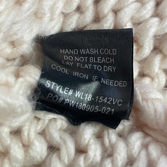 WISHLIST KNITTED CARDIGAN IN IVORY, cozy grandma core chic aesthetic Size M/L - Picture 6 of 8